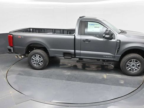 New 2025 Ford F350 XLT image 21