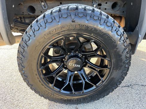 Used 2017 GMC Sierra 2500 SLE w/ SLE Preferred Package image 16