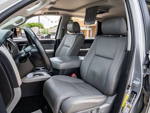 Used 2017 Toyota Sequoia SR5 w/ Premium Package RWD image 15
