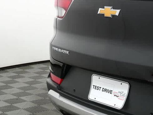 Used 2024 Chevrolet TrailBlazer LT w/ Driver Confidence Package image 29