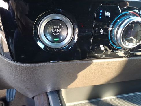 Used 2022 GMC Sierra 1500 SLT w/ SLT Convenience Package image 24