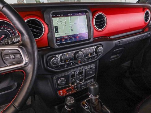 Used 2021 Jeep Wrangler Unlimited Rubicon image 12