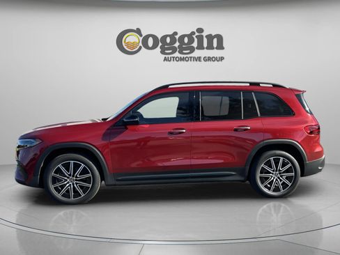 Used 2024 Mercedes-Benz EQB 300 4MATIC image 3