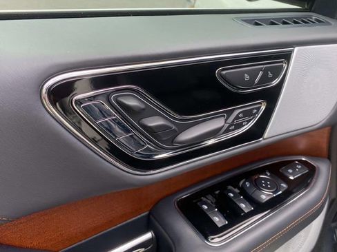 Certified 2024 Lincoln Navigator Black Label AWD/4WD image 15
