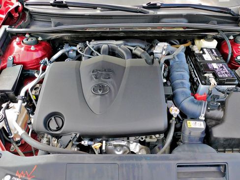 Used 2018 Toyota Camry XSE image 33