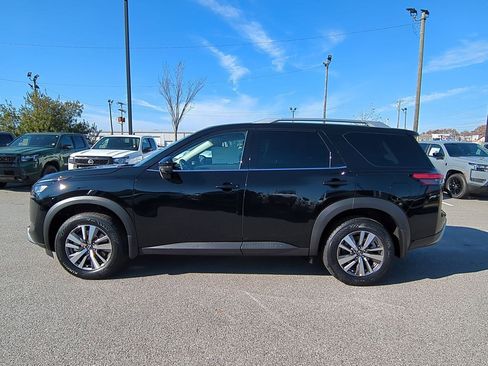 New 2025 Nissan Pathfinder SL image 7