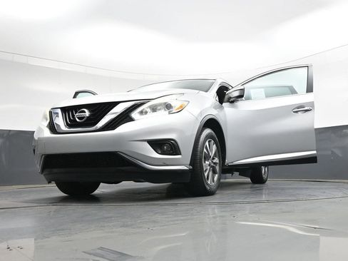 Used 2017 Nissan Murano SV image 40
