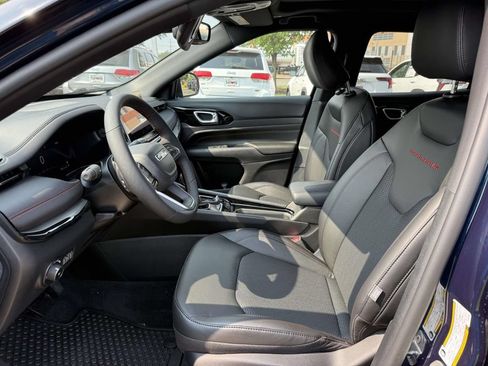 New 2026 Jeep Compass Trailhawk w/ Sun, Sound & Navigation Group AWD/4WD image 14