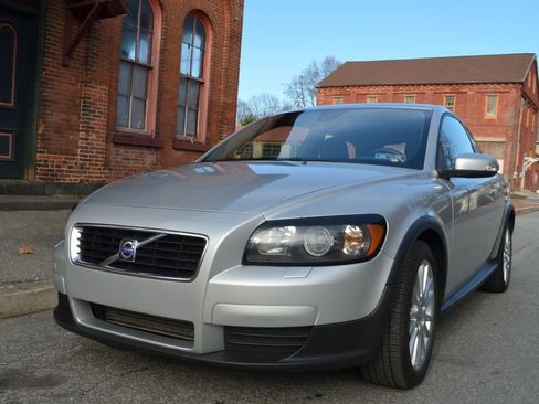 Used 2010 Volvo C30 T5 image 3