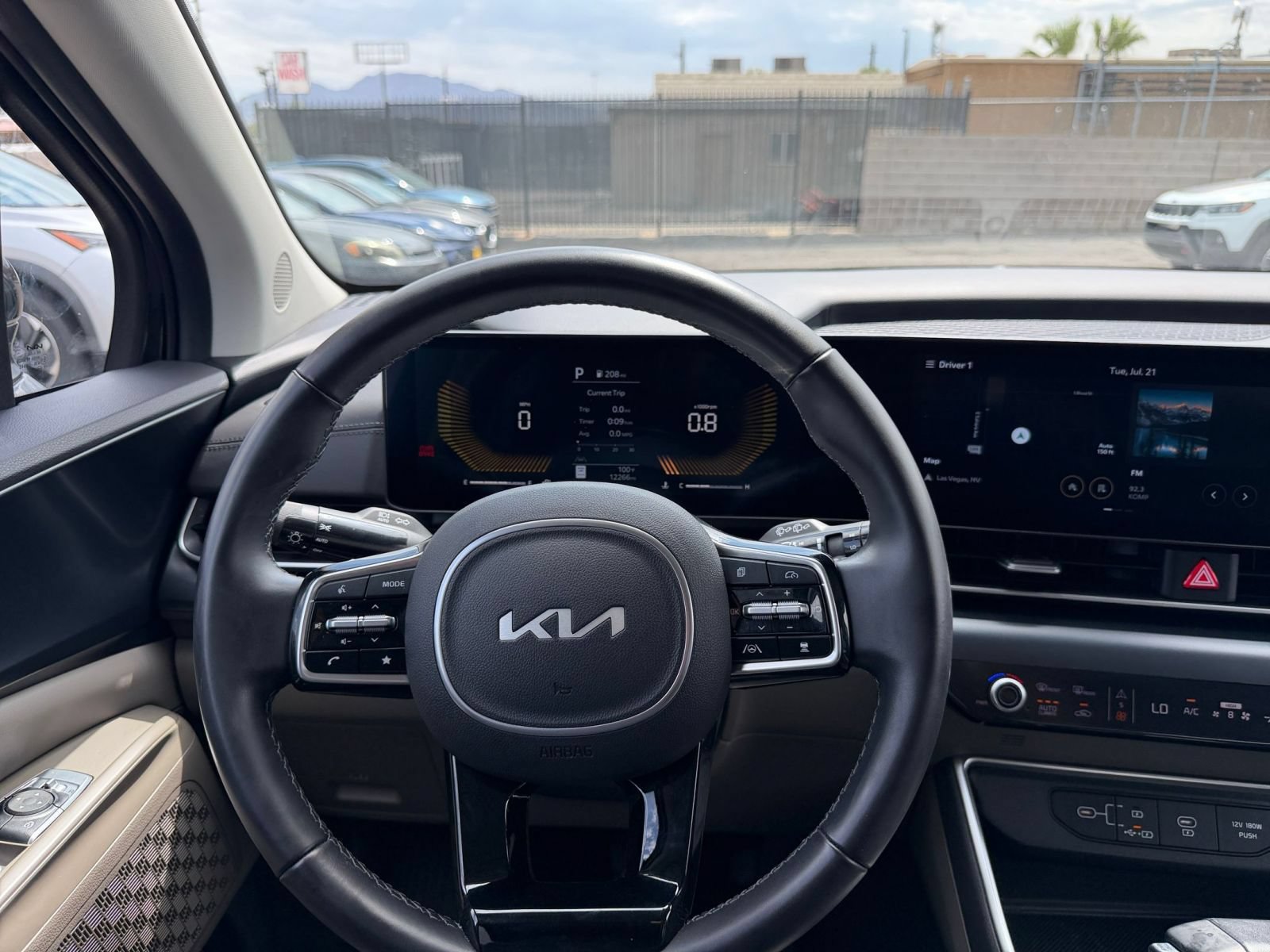 Used 2026 Kia Carnival FWD image 35