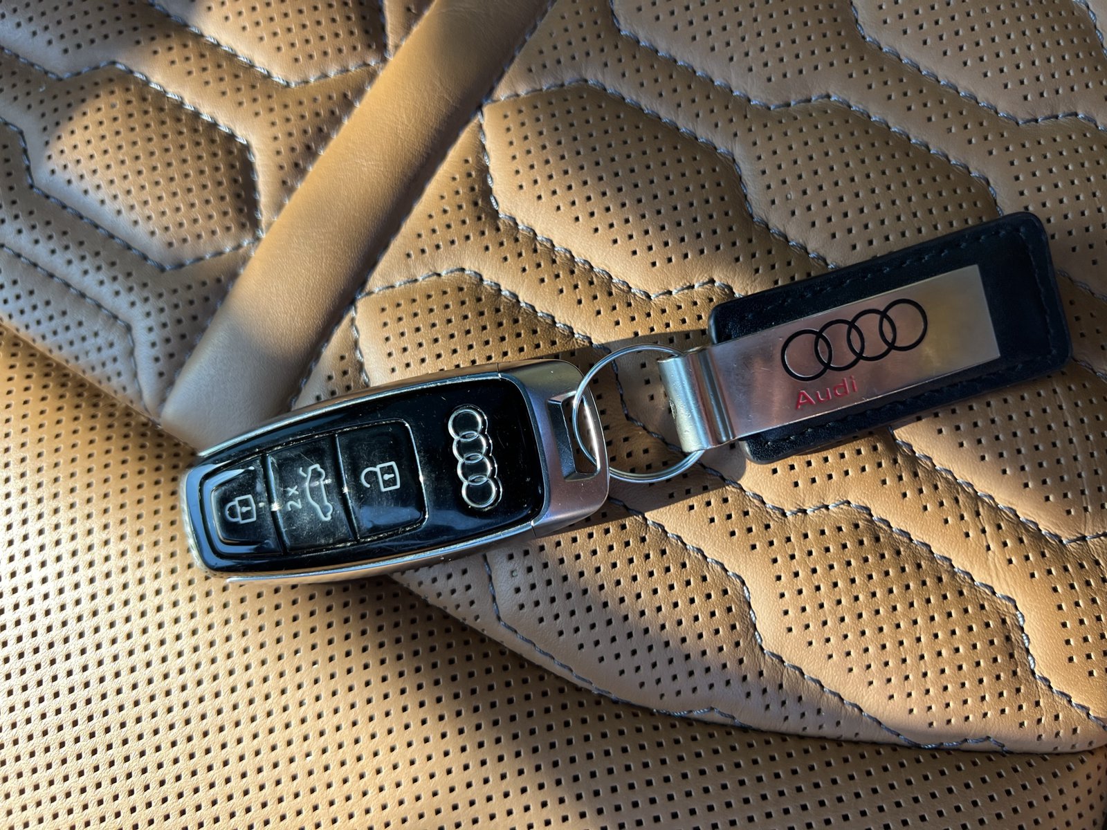 Used 2024 Audi RS Q8 AWD/4WD image 37