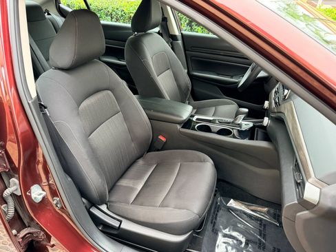 Used 2024 Nissan Altima 2.5 SV image 15