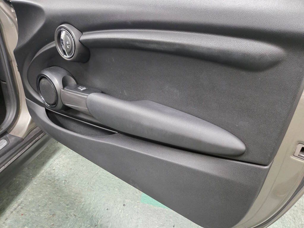 Used 2019 MINI Cooper Convertible w/ Signature Upholstery Package FWD image 26