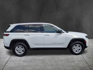 Used 2024 Jeep Grand Cherokee Laredo w/ Luxury Tech Group I AWD/4WD video 3