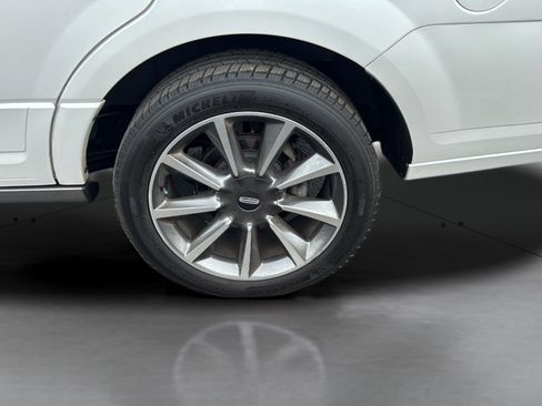 Used 2017 Lincoln Navigator Reserve AWD/4WD image 37