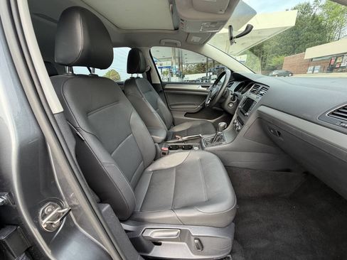 Used 2015 Volkswagen Golf S FWD image 6