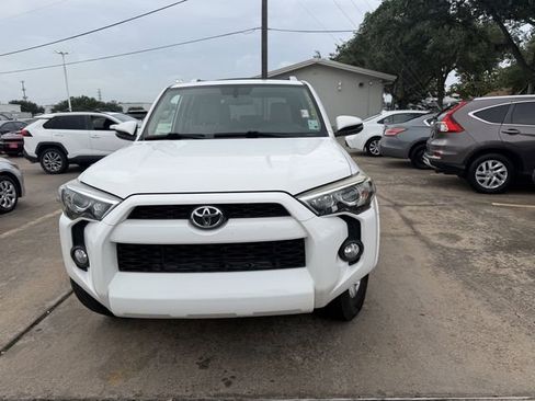 Used 2014 Toyota 4Runner SR5 Premium RWD image 2