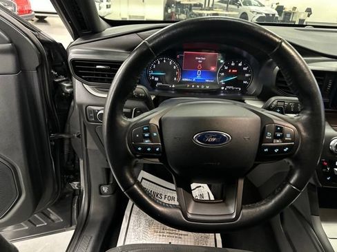 Used 2020 Ford Explorer XLT w/ Comfort Package AWD/4WD image 12