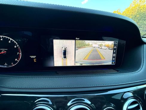 Used 2020 Mercedes-Benz S 560 Sedan w/ AMG Line Exterior image 19