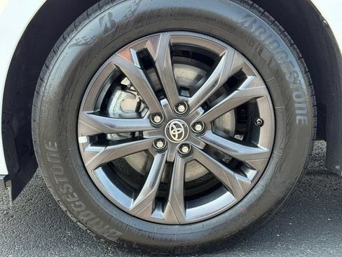 Certified 2025 Toyota Sienna XSE w/ XSE Premium Package AWD/4WD image 11