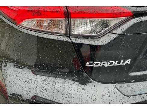 Certified 2025 Toyota Corolla LE image 31