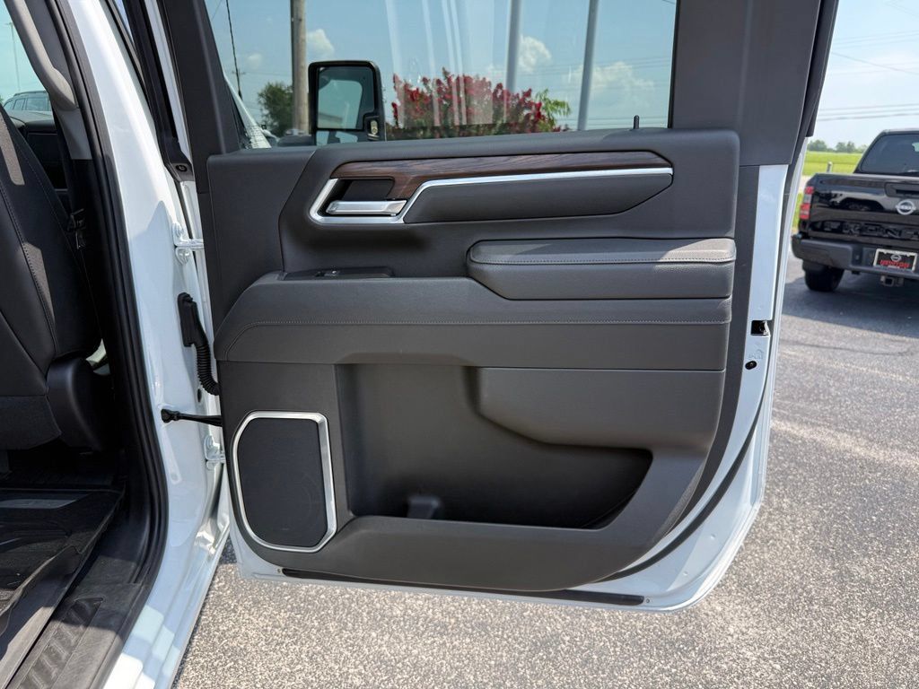 Used 2025 GMC Sierra 2500 SLT w/ SLT Convenience Package AWD/4WD image 22