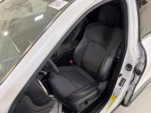 Used 2023 Toyota Crown XLE image 10