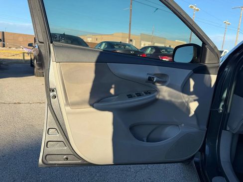 Used 2012 Toyota Corolla LE image 9