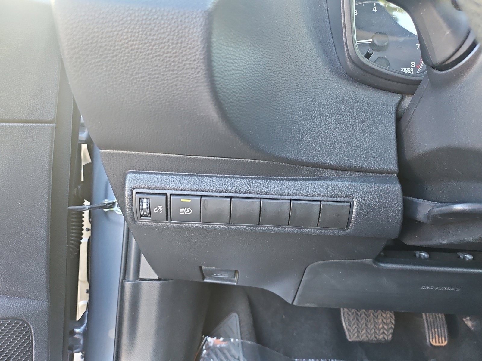 Used 2025 Toyota Corolla LE FWD image 33