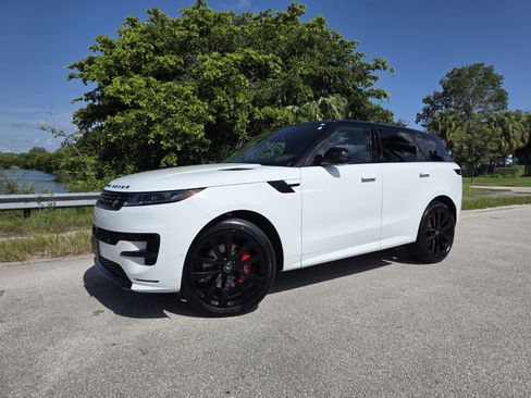 Certified 2025 Land Rover Range Rover Sport Dynamic SE AWD/4WD image 1