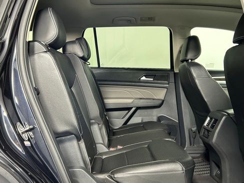 Used 2023 Volkswagen Atlas SE w/ Panoramic Sunroof Package AWD/4WD image 12
