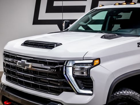 Used 2025 Chevrolet Silverado 2500 LTZ w/ Trail Boss Package AWD/4WD image 25