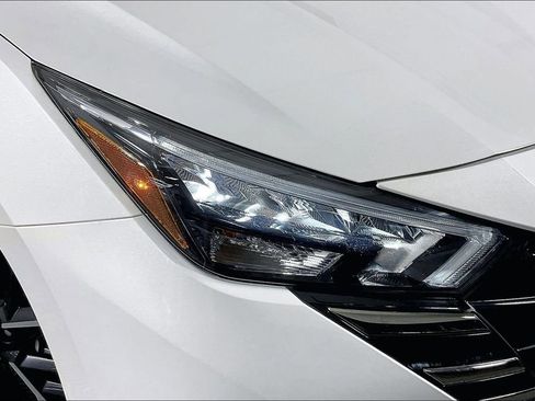 Used 2025 Nissan Versa SR w/ Trunk Package FWD image 39