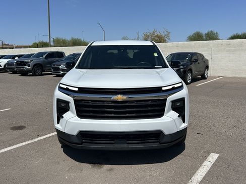 Used 2024 Chevrolet Traverse LS AWD/4WD image 8