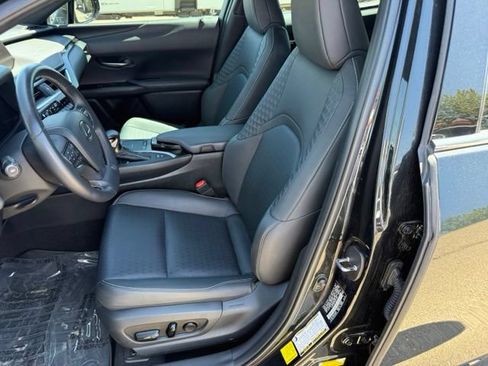 Used 2021 Lexus UX 250h w/ Accessory Package (Z1) AWD/4WD image 31