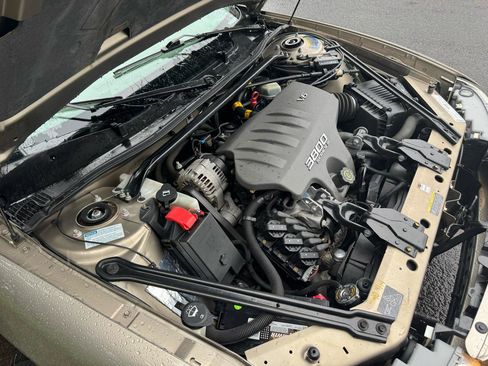 Used 2002 Buick Regal LS w/ LS Premium Pkg image 31