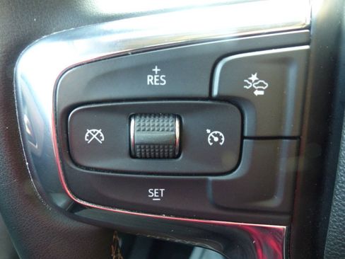 Used 2023 Chevrolet Blazer LT w/ Sound & Technology Package FWD image 25