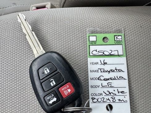Used 2016 Toyota Corolla LE image 36