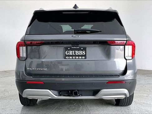 Used 2025 Ford Explorer Platinum RWD image 4