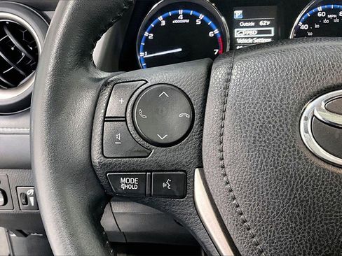 Used 2016 Toyota RAV4 XLE image 21