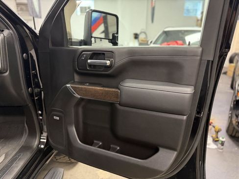 Used 2020 GMC Sierra 3500 Denali w/ Denali Ultimate Package AWD/4WD image 37
