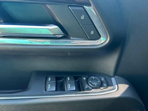 Used 2024 Chevrolet Silverado 2500 LT w/ Midnight Edition AWD/4WD image 6