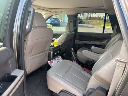 Used 2021 Ford Expedition Max XLT image 14