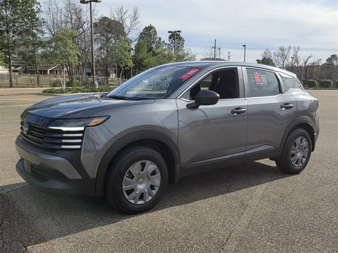 Certified 2025 Nissan Kicks S image 4