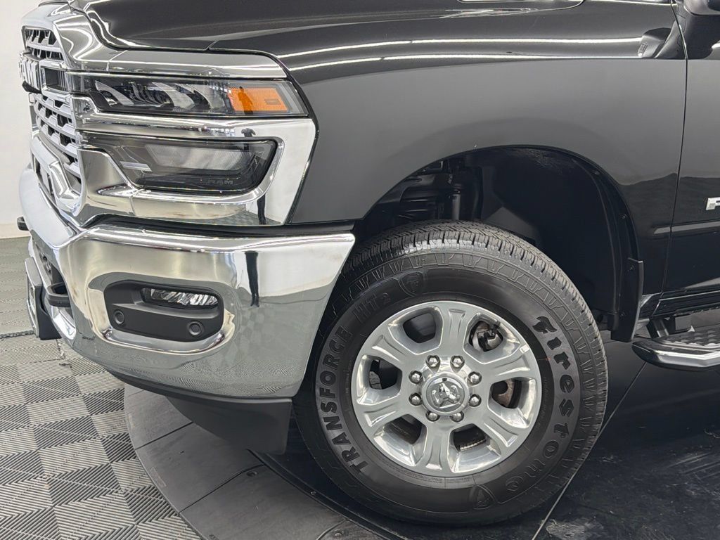 Used 2025 RAM 2500 Big Horn AWD/4WD image 5