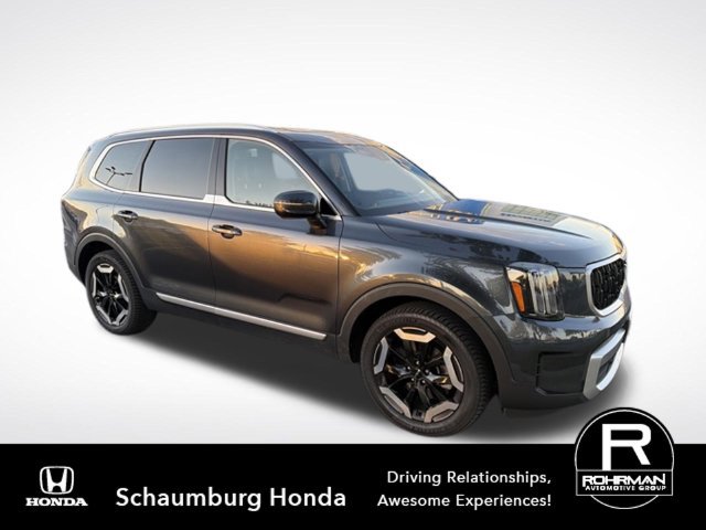Used 2023 Kia Telluride EX w/ EX Captain's Chair Package AWD/4WD image 3