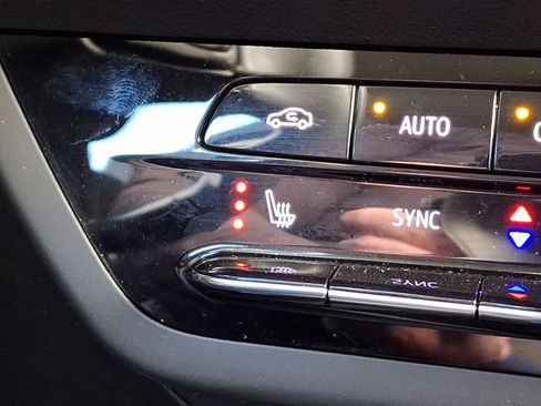 Certified 2023 Buick Envision Essence image 25