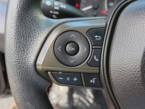 Used 2021 Toyota Corolla LE FWD image 16