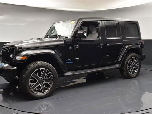 Used 2022 Jeep Wrangler Unlimited Sahara image 4