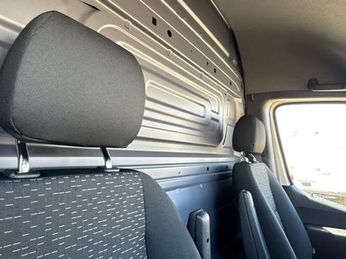 New 2025 Mercedes-Benz Sprinter 2500 image 18